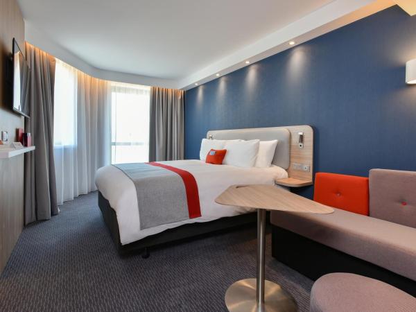 Holiday Inn Express - Rouen Centre - Rive Gauche, an IHG Hotel : photo 2 de la chambre chambre lit queen-size standard avec canapé-lit simple