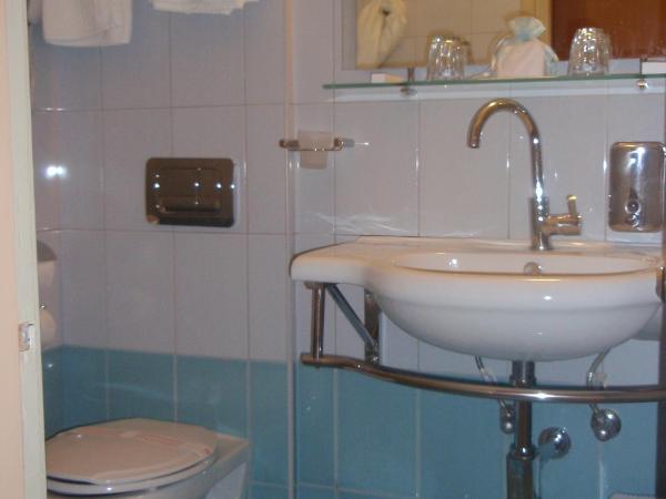 Hotel Atlantis : photo 4 de la chambre chambre simple avec balcon