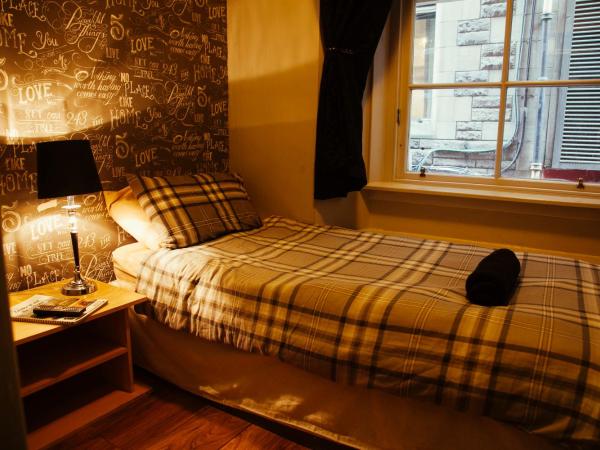 Edinburgh Backpackers : photo 3 de la chambre chambre double avec salle de bains privative