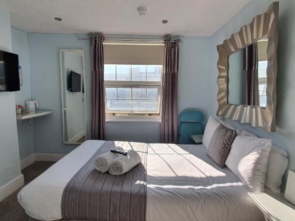 Churchill Brighton : photo 1 de la chambre chambre double avec salle de bains privative