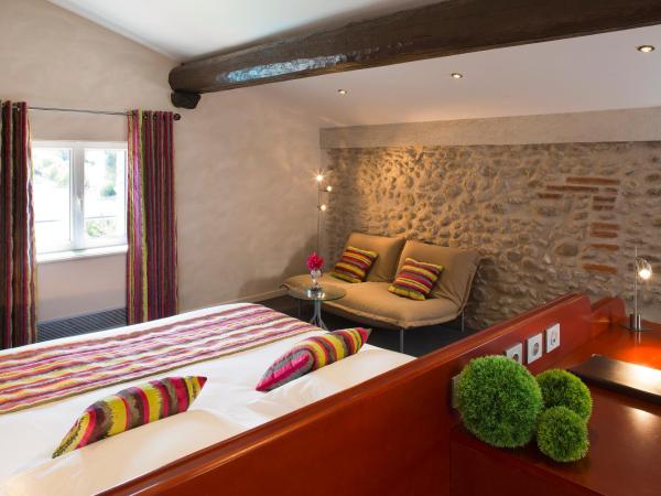 Auberge Du Roua : photo 3 de la chambre chambre confort - vue sur piscine