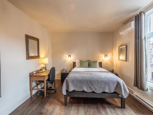 Petit Hôtel - Café Krieghoff : photo 1 de la chambre chambre queen n°4