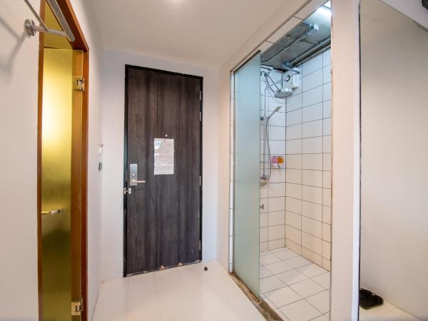 WE Terminal Hotel : photo 5 de la chambre deluxe lanna room