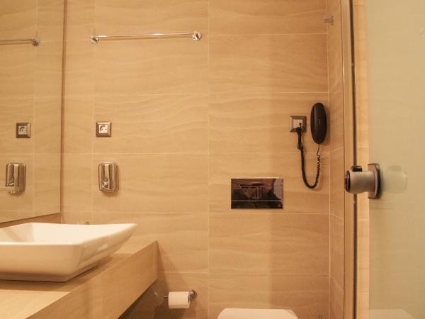 Hotel Christina : photo 7 de la chambre appartement avec balcon