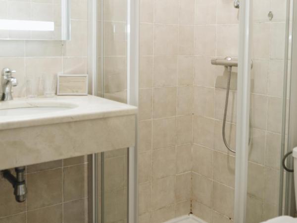 Hôtel la Fête en Provence : photo 10 de la chambre appartement avec douche