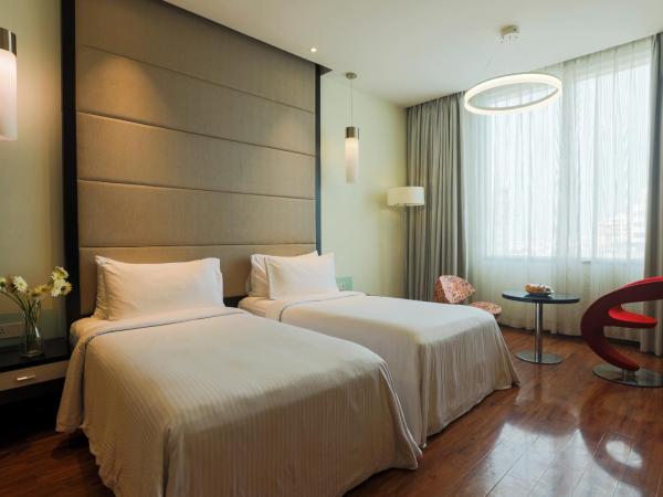E Hotel : photo 3 de la chambre deluxe double room with 10% off on food & soft beverage
