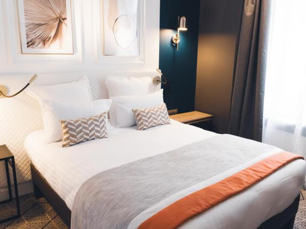 Hôtel D'Anjou : photo 3 de la chambre chambre lit queen-size classique avec climatisation