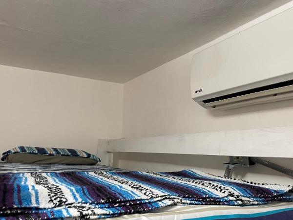 La Luz Hostal Cancun : photo 5 de la chambre lit dans dortoir mixte de 4 lits