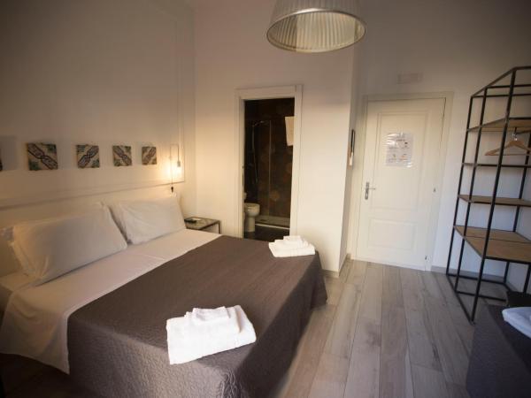 Borgo Vergini Garden B&B : photo 5 de la chambre chambre triple avec balcon