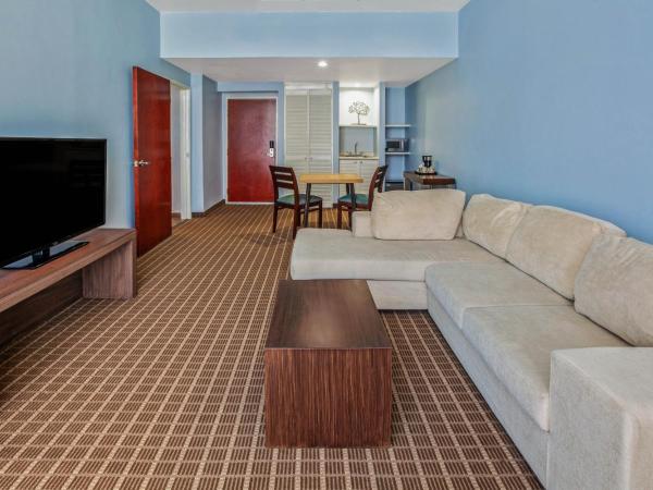 CHN Hotel Monterrey Centro, Trademark Collection by Wyndham : photo 7 de la chambre suite lit king-size avec vue sur la ville - non-fumeurs