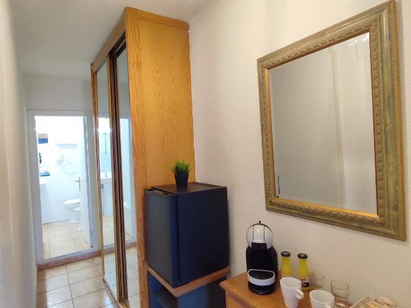 Hostal Lucy : photo 7 de la chambre chambre double avec balcon