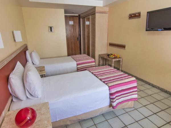 Hotel Golden Park Salvador : photo 3 de la chambre triple room with double bed and 