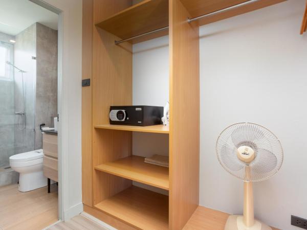 Studio 365 Serviced Apartments : photo 6 de la chambre appartement 2 chambres avec balcon