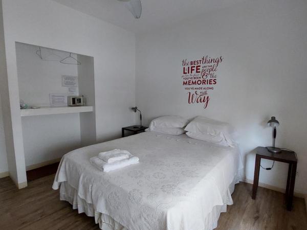 BA STOP Hostel : photo 9 de la chambre chambre double avec salle de bains privative