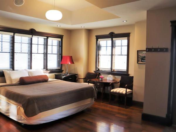 Westmount River Inn : photo 2 de la chambre suite lit king-size avec balcon