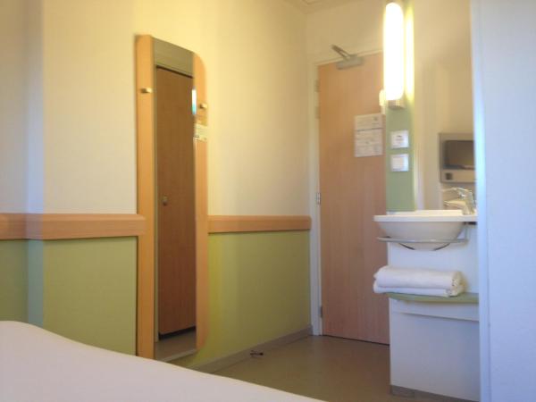 Ibis Budget Sevilla Aeropuerto : photo 6 de la chambre chambre double avec lit superposé