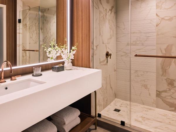 Omni Boston Hotel at the Seaport : photo 4 de la chambre chambre lit king-size deluxe - tour du mécène