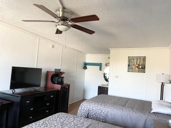 Rodeway Inn : photo 6 de la chambre chambre standard avec 2 lits queen-size - non-fumeurs