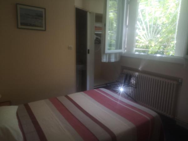 Hotel les Troenes : photo 5 de la chambre chambre simple - vue sur jardin