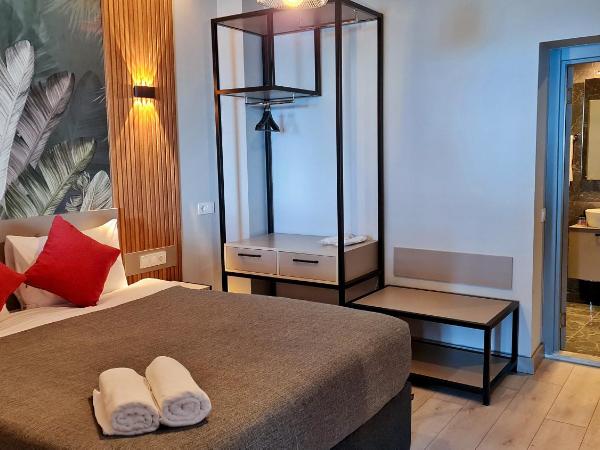 Letstay Panorama Suites : photo 7 de la chambre suite supérieure avec vue partielle sur la mer