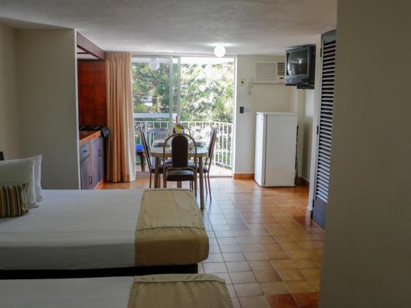 Alba Suites Acapulco : photo 8 de la chambre chambre double - vue sur piscine