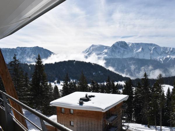 Résidences Les Villages du Bachat (by Popinns) : photo 2 de la chambre appartement - vue sur montagne (4 personnes)