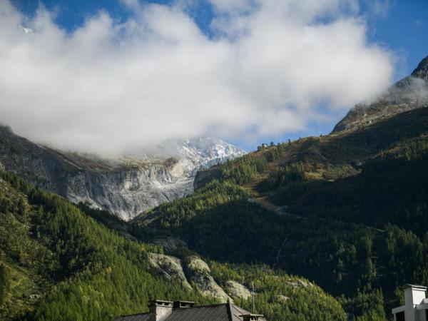 Le Dahu : photo 5 de la chambre chambre double supérieure - vue sur montagne