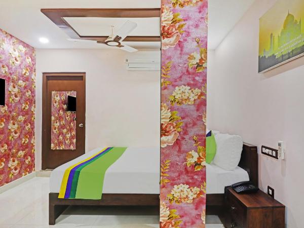 Treebo J A Royal Suites Manikonda : photo 9 de la chambre chambre double deluxe