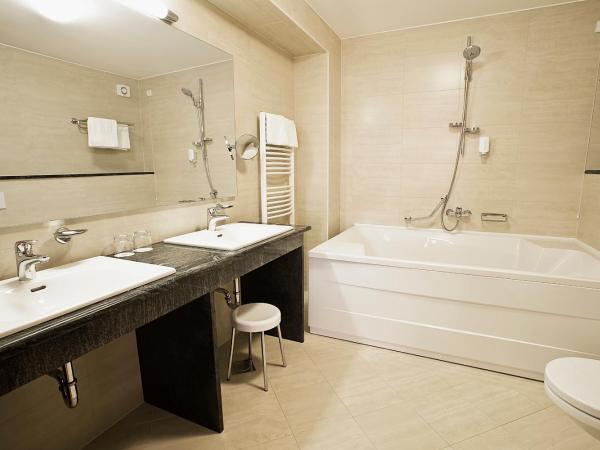 Spa & Wellness Hotel Pinia : photo 7 de la chambre suite familiale - maslina