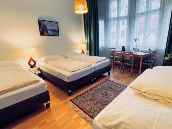 Pension Hotel Mariahilf : photo 2 de la chambre chambre quadruple