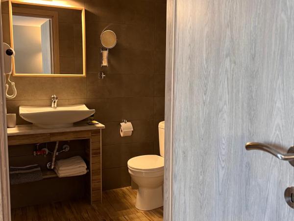 Luxor Premium Suites : photo 7 de la chambre chambre triple avec terrasse