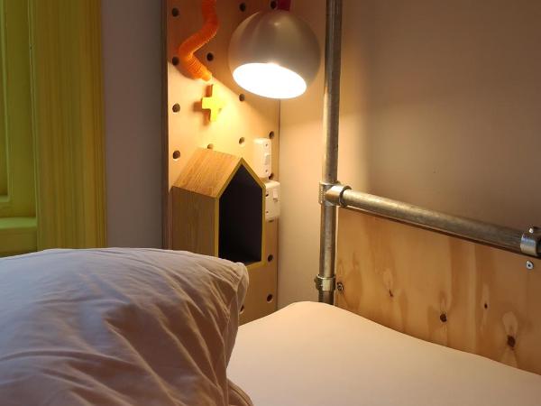 Art Hostel : photo 4 de la chambre lit dans dortoir mixte de 8 lits 