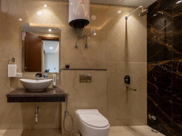 Perch Service Apartment-MG Road : photo 7 de la chambre studio avec balcon 