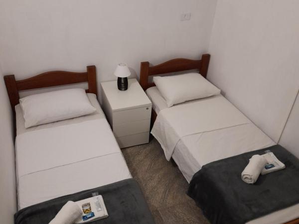 LÍAH Hostel & Suites : photo 5 de la chambre chambre lits jumeaux Économique