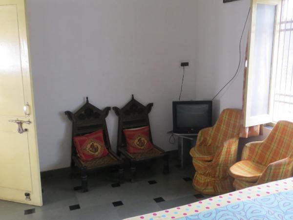 Udai Haveli Guest House : photo 7 de la chambre chambre standard ac