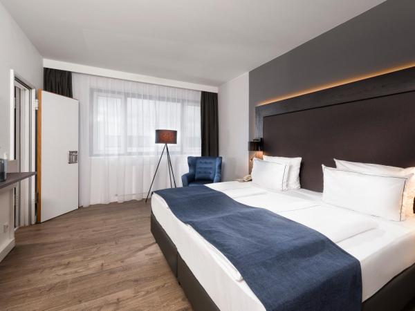 Holiday Inn Berlin City-West, an IHG Hotel : photo 9 de la chambre suite