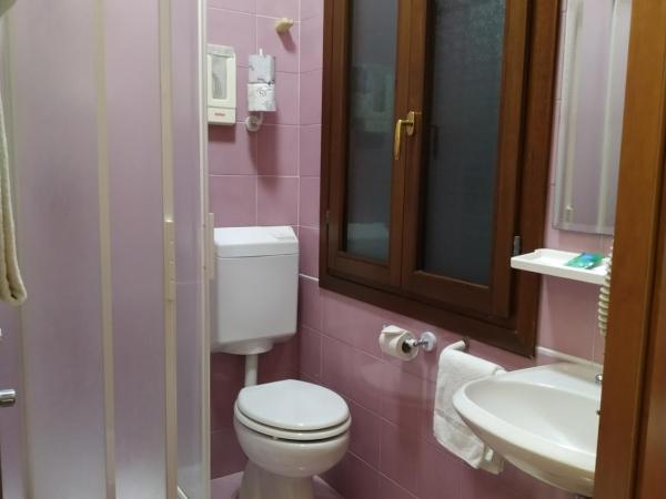 Atlantide Hotel : photo 9 de la chambre chambre double queen-size Économique