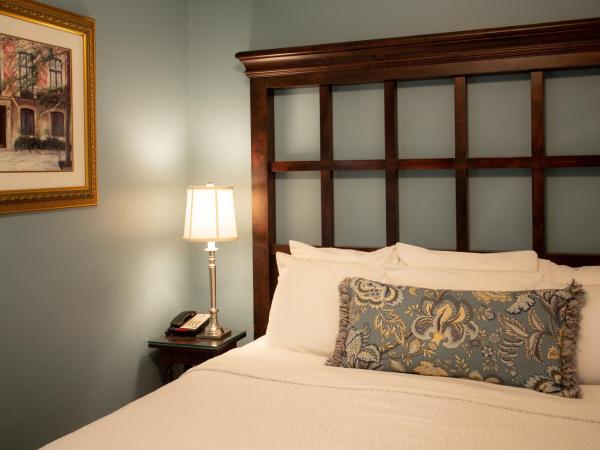 The Marshall House, Historic Inns of Savannah Collection : photo 3 de la chambre suite avec cour