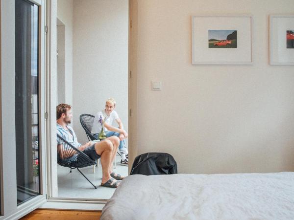 Hostel Multitude : photo 4 de la chambre chambre double avec salle de bains commune