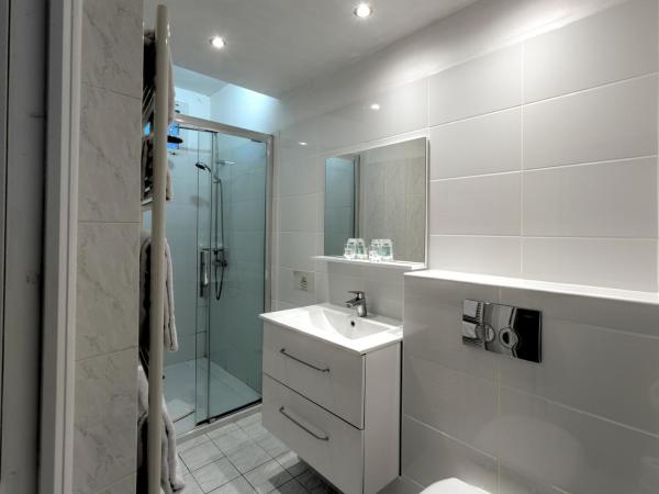 Gîte de la Plage : photo 3 de la chambre chambre double - vue sur mer