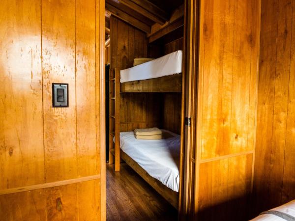 Garden of the Gods RV Resort : photo 5 de la chambre resort cottage with bunks