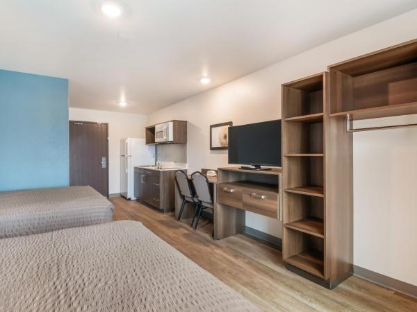 WoodSpring Suites Colorado Springs North - Air Force Academy : photo 5 de la chambre chambre standard avec 2 lits queen-size - non-fumeurs