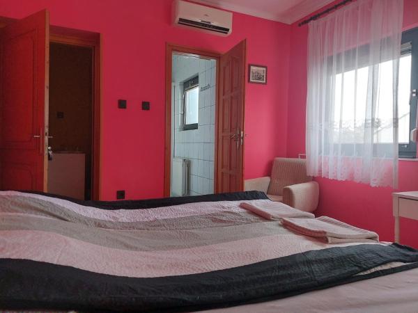 Napfény villa : photo 2 de la chambre chambre triple avec salle de bains privative