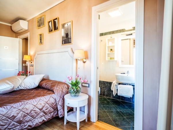 Hotel Centrale : photo 2 de la chambre chambre double supérieure avec balcon