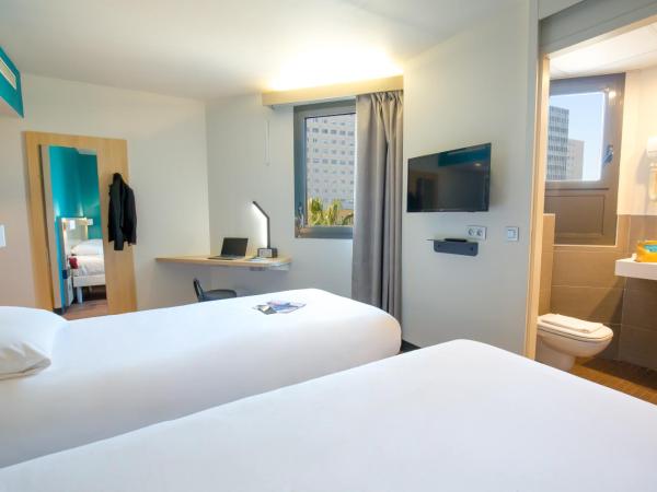 B&B HOTEL Marseille Centre La Timone : photo 6 de la chambre chambre lits jumeaux
