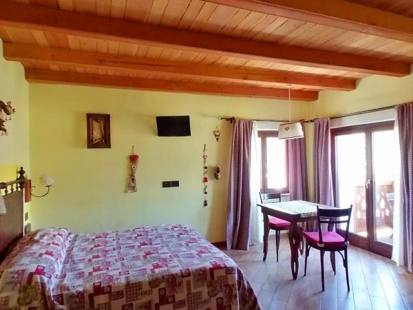 Agriturismo B&B Chèvres à Cheval : photo 3 de la chambre chambre double - vue sur montagne