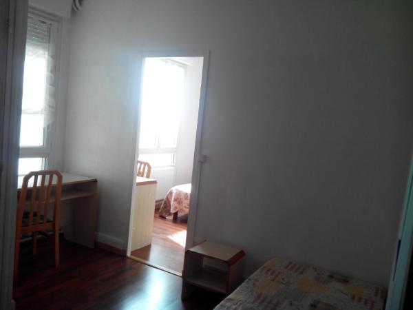 Hôtel Lamartine -Parking Dauphine : photo 7 de la chambre chambre triple