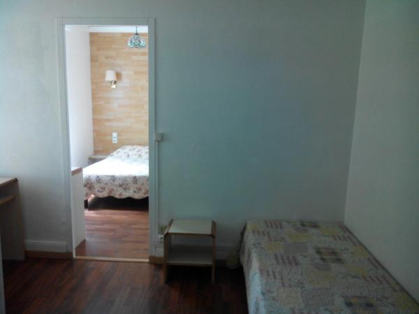 Hôtel Lamartine -Parking Dauphine : photo 10 de la chambre chambre triple