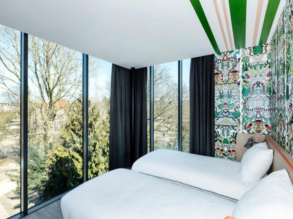 Generator Amsterdam : photo 2 de la chambre chambre deluxe privée avec 4 lits