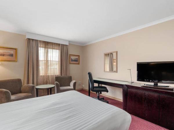 Hotel Grand Chancellor Launceston : photo 6 de la chambre chambre lit king-size deluxe